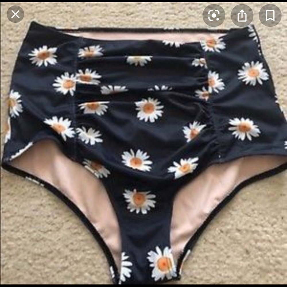 Iso kortni jeane black daisy bottoms